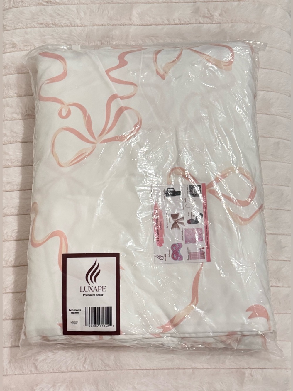 Pink Bow Queen Sheet Set - 1 Flat Sheet - 1 Fitted Sheet - 2 pillowcases. NEW